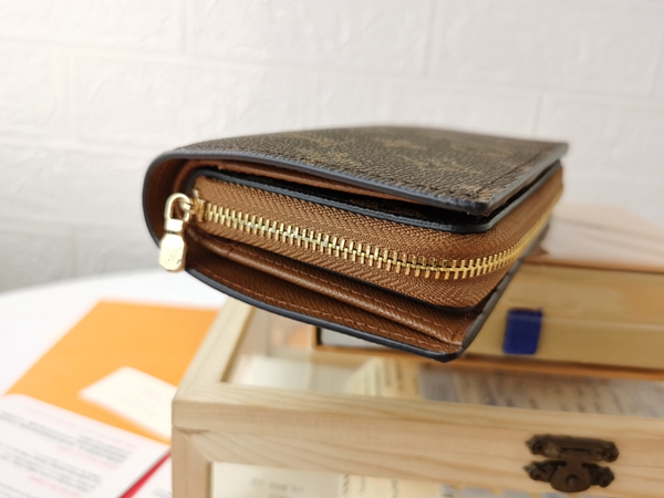 LVコピーウォレット側面デザイン